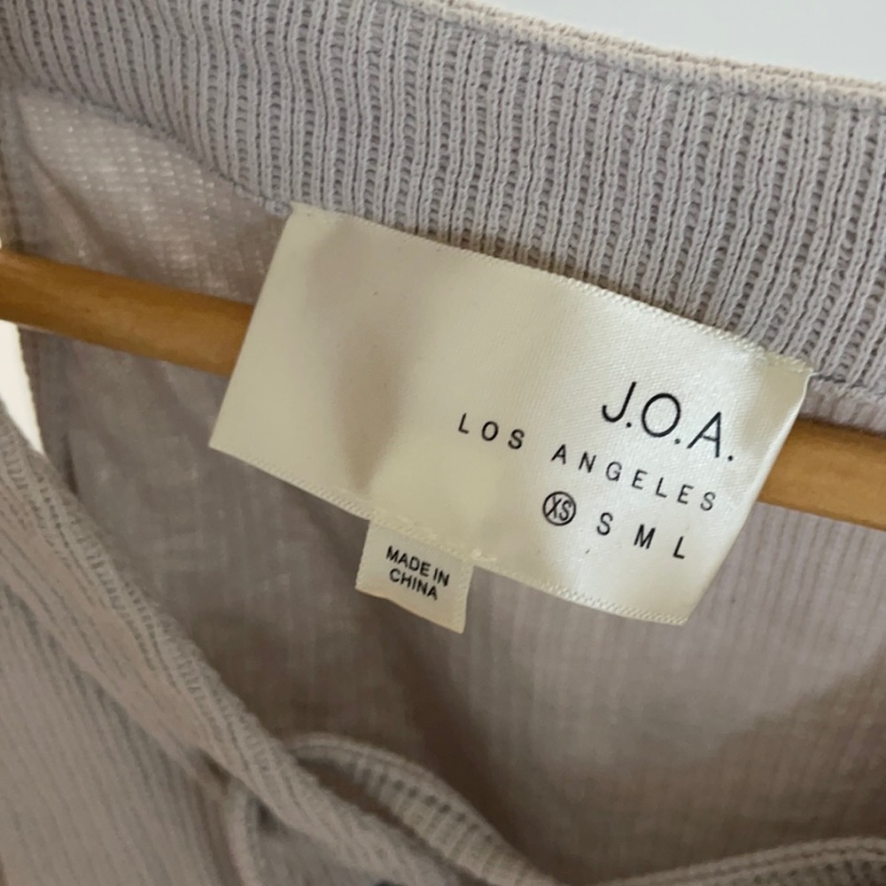J.O.A. Open/Cold Shoulder Sweater - Picture 2 of 8